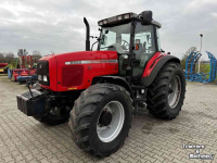 Schlepper / Traktor Massey Ferguson 8220