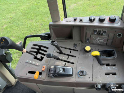 Schlepper / Traktor John Deere 6230