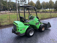 Radlader Avant 528