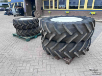 Räder, Reifen, Felgen & Distanzringe Trelleborg 480/70R34 + 380/70R24 verstelbare velgen