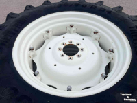 Räder, Reifen, Felgen & Distanzringe Trelleborg 480/70R34 + 380/70R24 verstelbare velgen