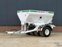 Sonstiges Rasen- und Grundstückspflegemaschinen und Zubehör  Dakota Turf Tender 414 Zandstrooier Bezandingsmachine