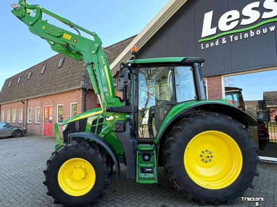 Schlepper / Traktor John Deere 6120M