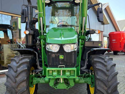 Schlepper / Traktor John Deere 6120M