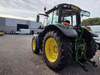 Schlepper / Traktor John Deere 6090M