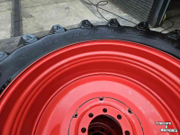 Räder, Reifen, Felgen & Distanzringe Trelleborg 520/70R38 en 480/70R24