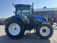Schlepper / Traktor New Holland TS100A
