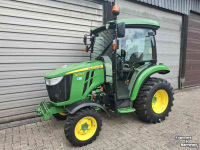 Gartentraktoren John Deere 3033R compact tractor smalspoor hydrostaat tuin en park communal kleine trekker mini
