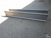 Sonstige Transport- und Industriemaschinen und Zubehör  Aluminium op rijplaat