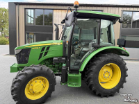Schlepper / Traktor John Deere 5058-E