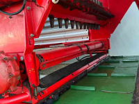 Lade- und Dosierwagen Pottinger Pöttinger Faro 4000D met Afvoerbandje.
