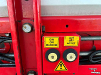 Lade- und Dosierwagen Pottinger Pöttinger Faro 4000D met Afvoerbandje.