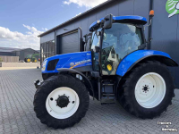 Schlepper / Traktor New Holland T6020 elite