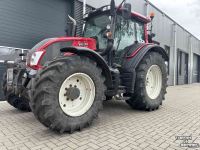 Schlepper / Traktor Valtra N123 HiTech