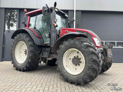 Schlepper / Traktor Valtra N123 HiTech