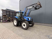 Schlepper / Traktor New Holland TS100A