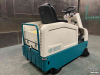 Kehr- und Kehrsaugmaschinen Tennant 6100