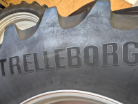Räder, Reifen, Felgen & Distanzringe  Trelleborg 750/70R44 + 650/60R38