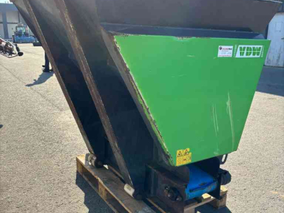 Sägemehl Streuer für Liegeboxen VDW Bedding Master XL 150