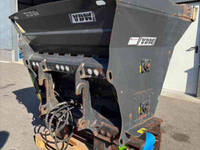 Sägemehl Streuer für Liegeboxen VDW Bedding Master XL 150