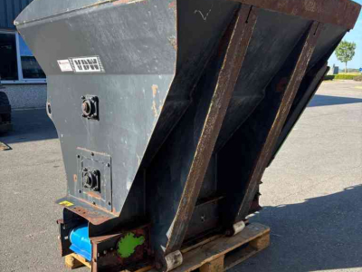 Sägemehl Streuer für Liegeboxen VDW Bedding Master XL 150