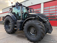 Schlepper / Traktor Valtra Q265