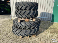 Räder, Reifen, Felgen & Distanzringe Michelin Agribib 13.6R38 + 13.6R24 op verstelvelgen