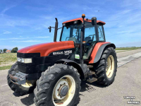 Schlepper / Traktor New Holland M100