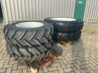 Räder, Reifen, Felgen & Distanzringe Michelin Agribib 13.6R38 + 13.6R24 op verstel velgen