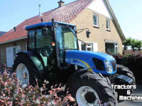 Schlepper / Traktor New Holland T4050