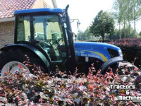 Schlepper / Traktor New Holland T4050