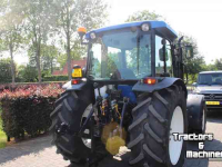 Schlepper / Traktor New Holland T4050