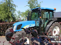 Schlepper / Traktor New Holland T4050
