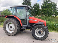 Schlepper / Traktor Massey Ferguson 4235