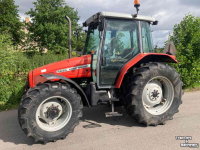 Schlepper / Traktor Massey Ferguson 4235