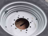 Räder, Reifen, Felgen & Distanzringe Mitas 540/65R30 AC65