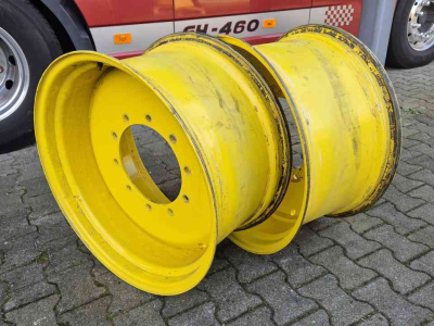 Räder, Reifen, Felgen & Distanzringe John Deere Velgen 15x28 Titan vast