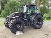 Schlepper / Traktor Valtra N174D