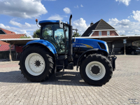 Schlepper / Traktor New Holland T7030 PowerCommand. Fronthef, Vooras vering, 40km.