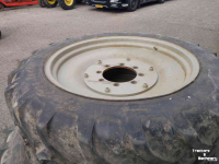 Räder, Reifen, Felgen & Distanzringe Massey Ferguson Cultuur wielen 270/95 R48 270/95 R32