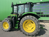 Schlepper / Traktor John Deere 6M 125