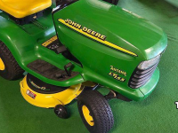 Aufsitzrasenmäher John Deere LT155