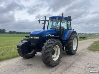 Schlepper / Traktor New Holland TM140