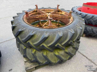 Räder, Reifen, Felgen & Distanzringe  Dubbellucht 13.6 R38    5 ster molcon