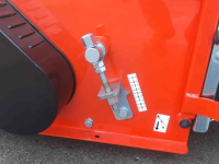 Rasenbelüfter Kubota Koala 1200 klepelmaaier- vertikuteermachine   verticuteer peruzzo- kubota