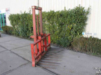 Ballenspieß Mullos Hefmast met balenprikker mestvork afgesneden kuilsnijder