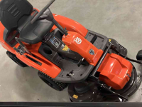 Aufsitzrasenmäher Husqvarna R214