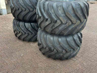Räder, Reifen, Felgen & Distanzringe  700/40R22.5