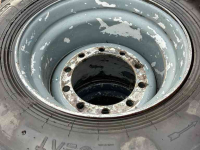 Räder, Reifen, Felgen & Distanzringe  700/40R22.5