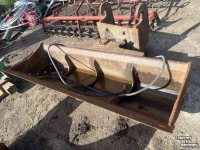 Schwenkbare Grabenräumlöffel  CW30 kantelbak
